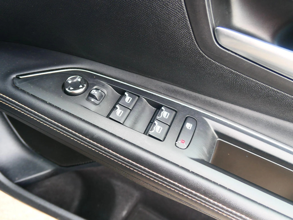Peugeot 5008 1.2 Puretech Allure Premium Eat8 Black #19