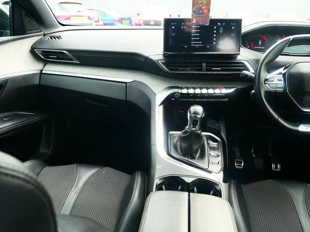 Peugeot 5008 1.2 Puretech Allure Premium Eat8 Black #12