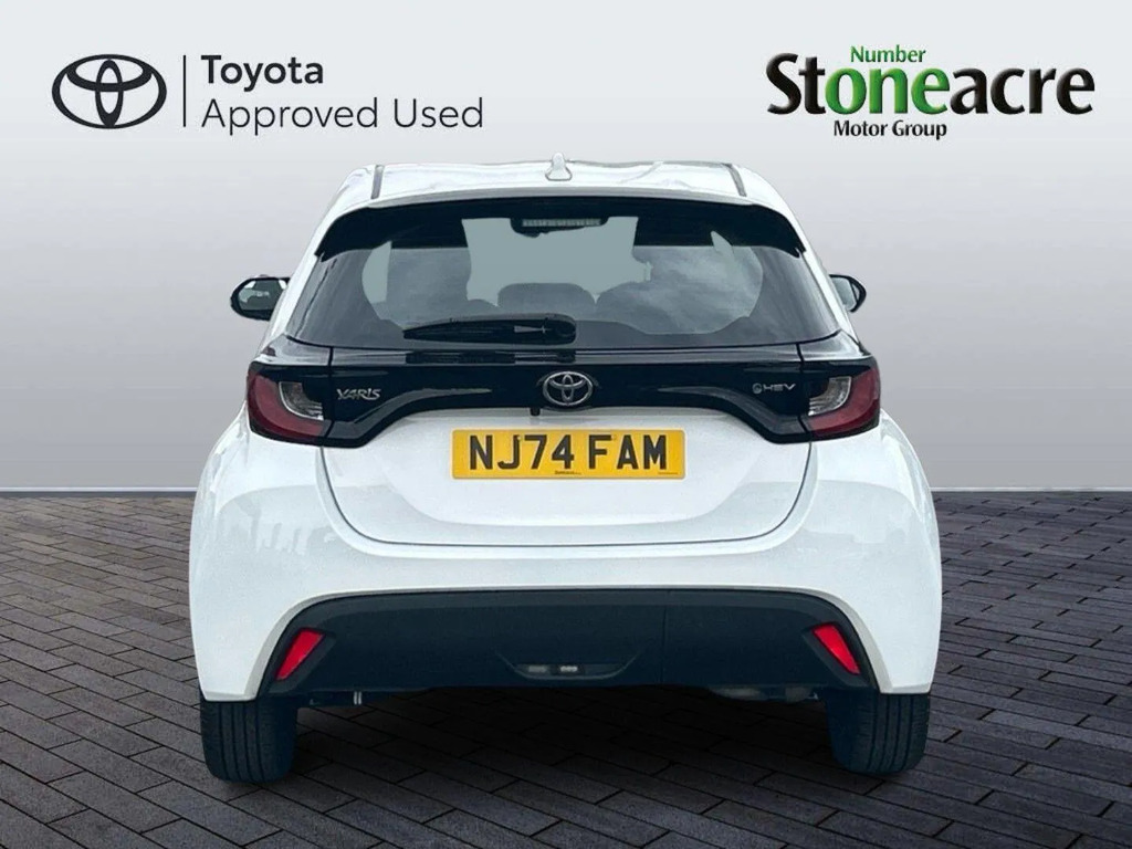 Toyota Yaris 1.5 Hybrid Icon Cvt  #4