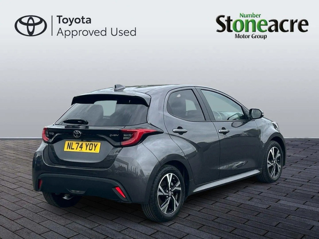 Toyota Yaris 1.5 Hybrid Design Cvt  #3