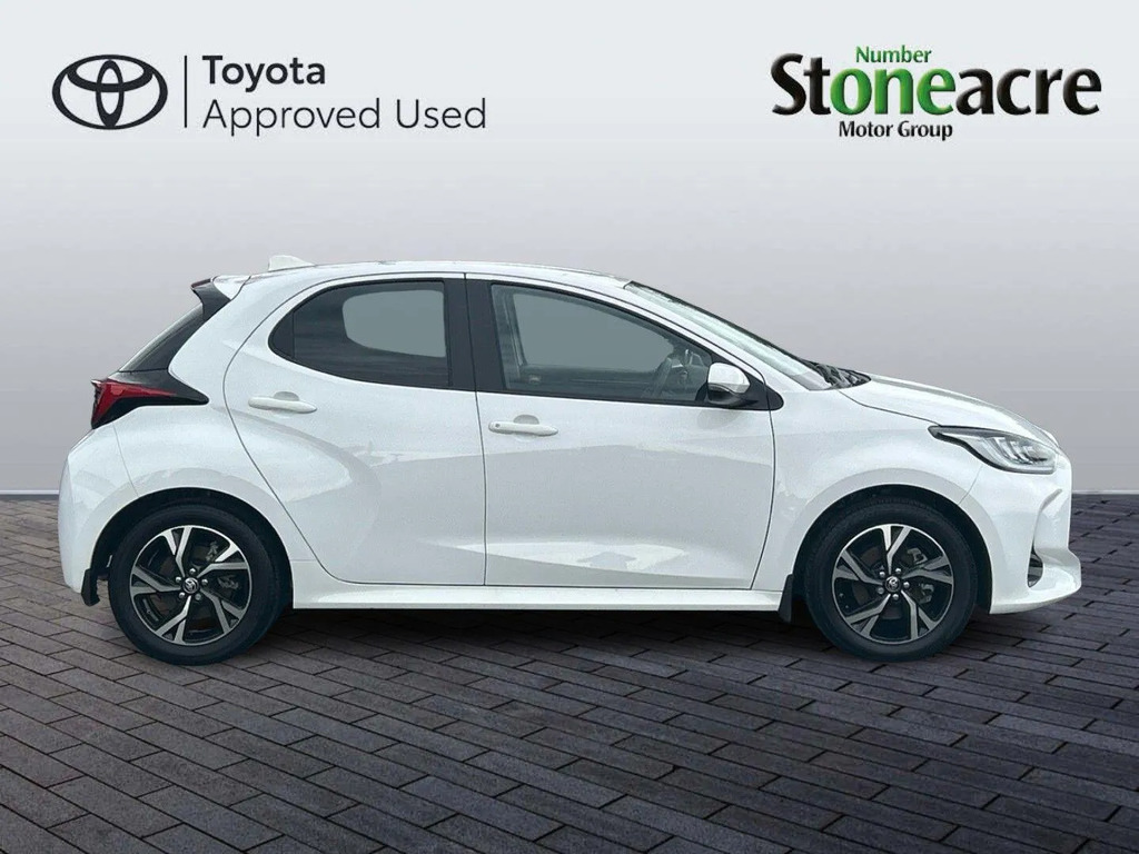 Toyota Yaris 1.5 Hybrid Design Cvt  #2
