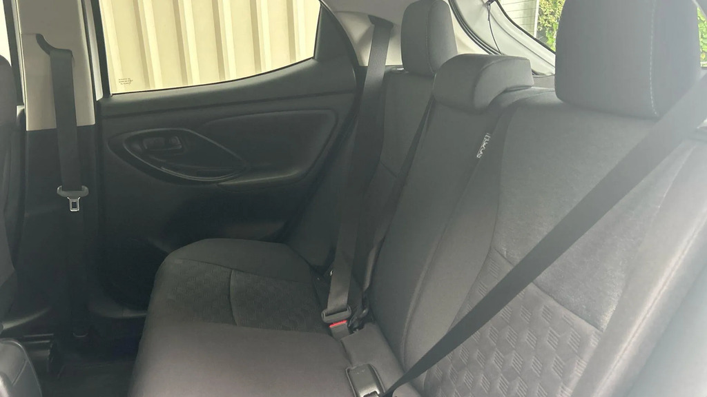 Toyota Yaris 1.5 Vvt-h Icon E-cvt Euro 6 Ss Silver #17