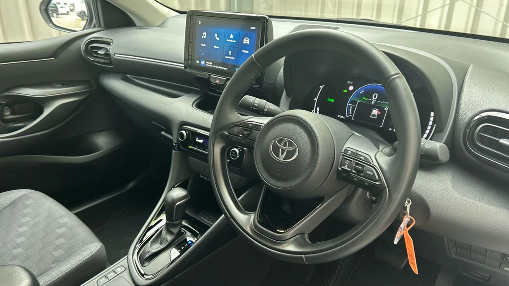 Toyota Yaris 1.5 Vvt-h Icon E-cvt Euro 6 Ss Silver #10