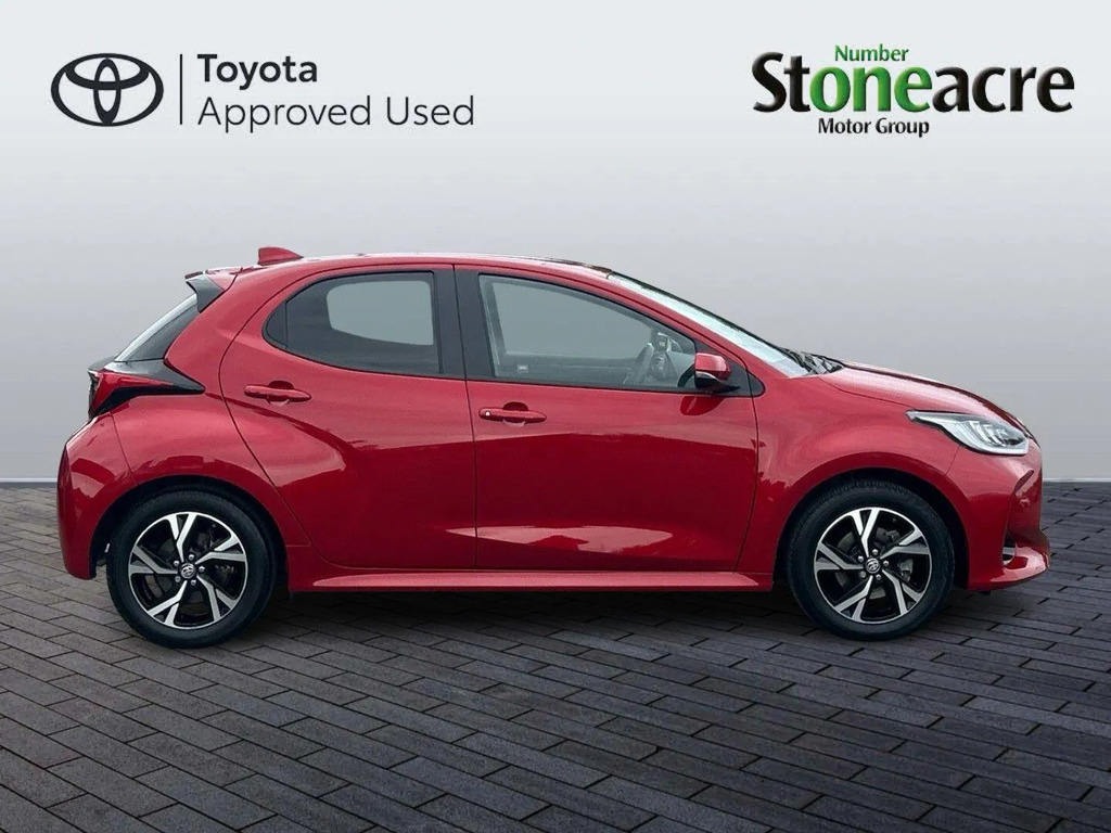 Toyota Yaris 1.5 Hybrid Design Cvt  #2