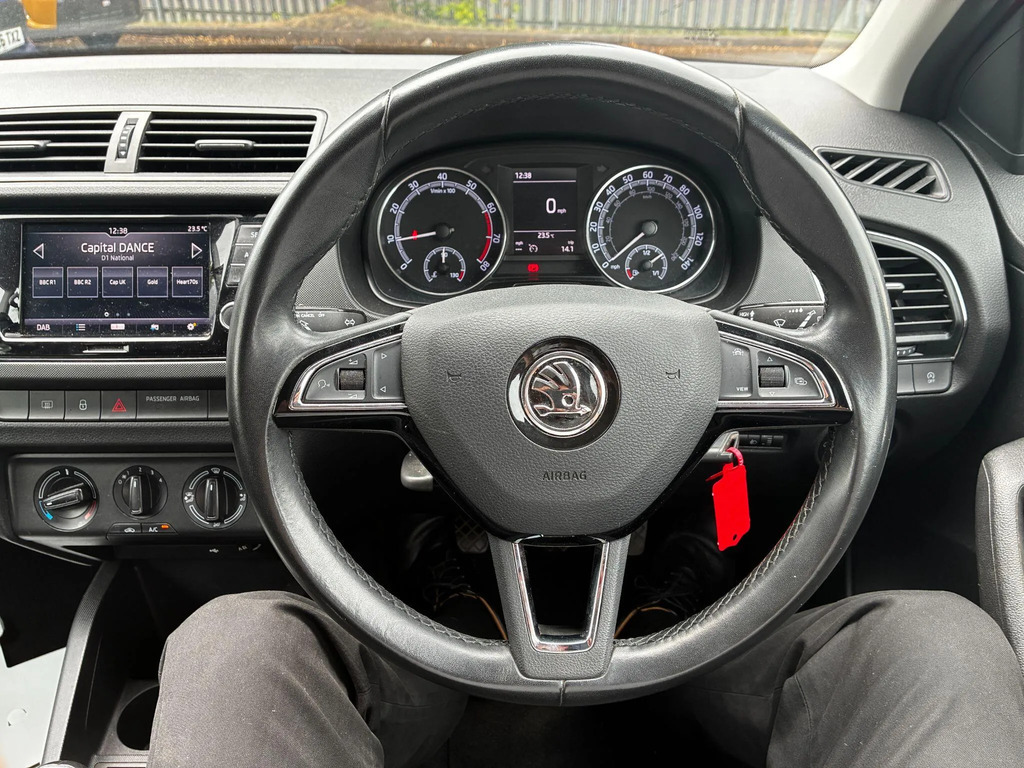 Skoda Fabia 1.0 Tsi Se Estate White #11