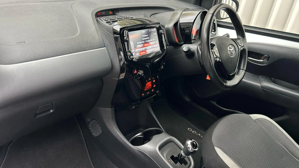 Toyota Aygo 1.0 Vvt-i X-trend Tss X-shift - 2021 71 Silver #37