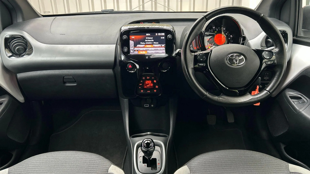 Toyota Aygo 1.0 Vvt-i X-trend Tss X-shift - 2021 71 Silver #9