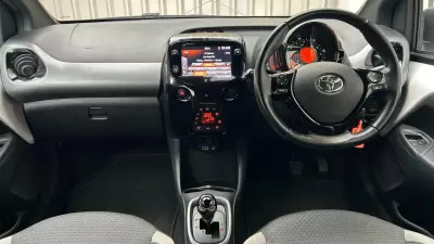 Toyota Aygo 1.0 Vvt-i X-trend 5-Dr Grey #9