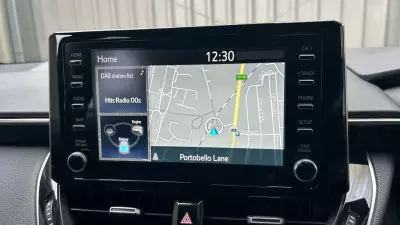 Toyota Corolla 1.8 Vvt-i Hybrid Design Cvt Panoramic Roof White #27