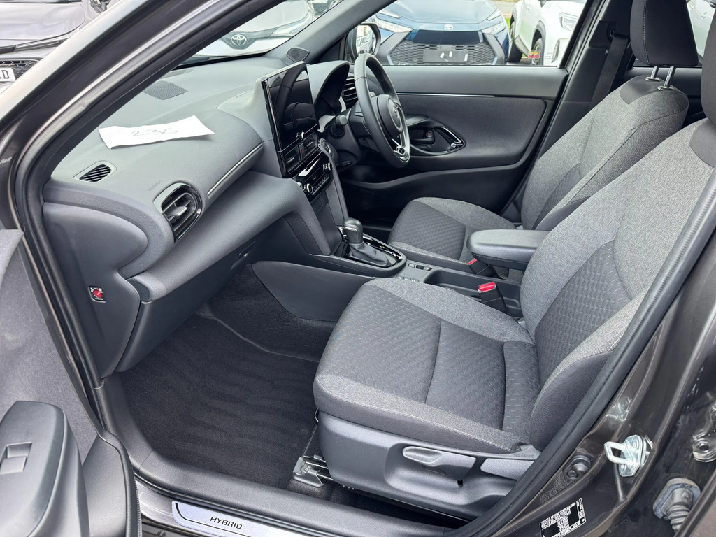 Toyota Yaris Cross Design White #14
