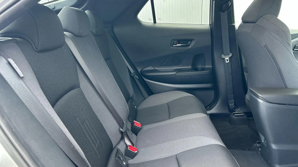 Toyota C-Hr 77Kwh Design Suv 224 Ps Grey #16