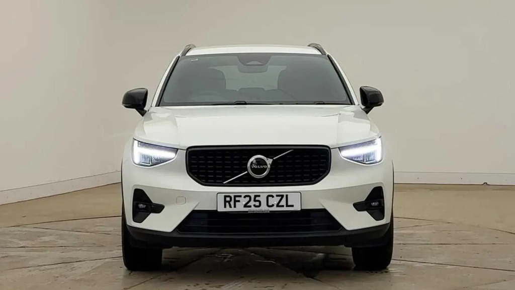 Volvo XC40 2.0 B4p Plus Dark  #2