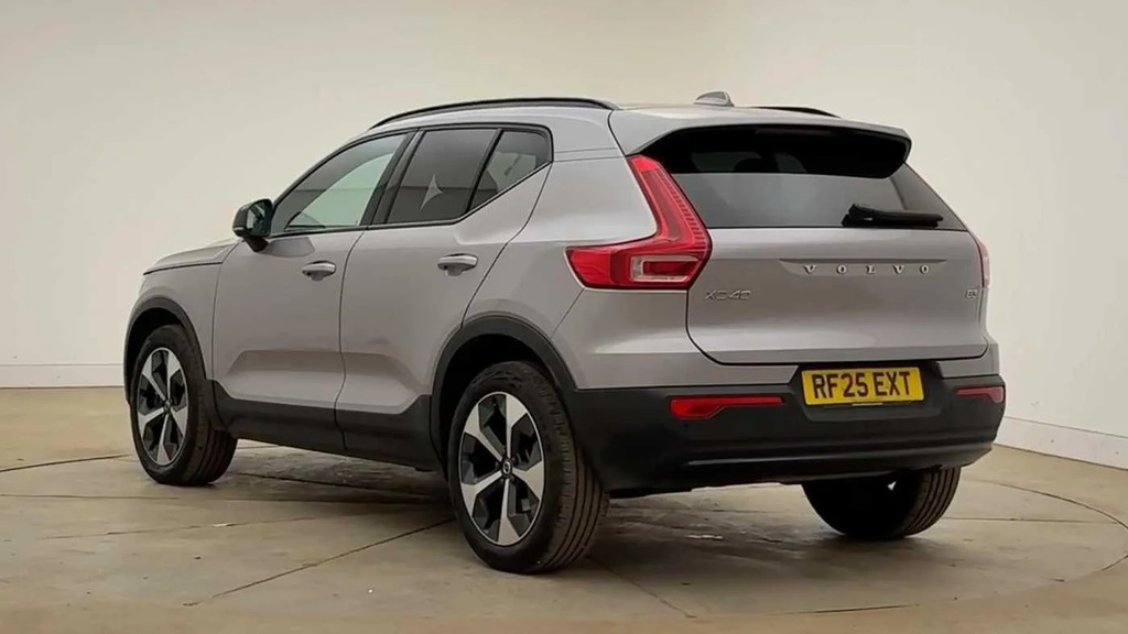 Volvo XC40 2.0 B3p Plus Dark  #3