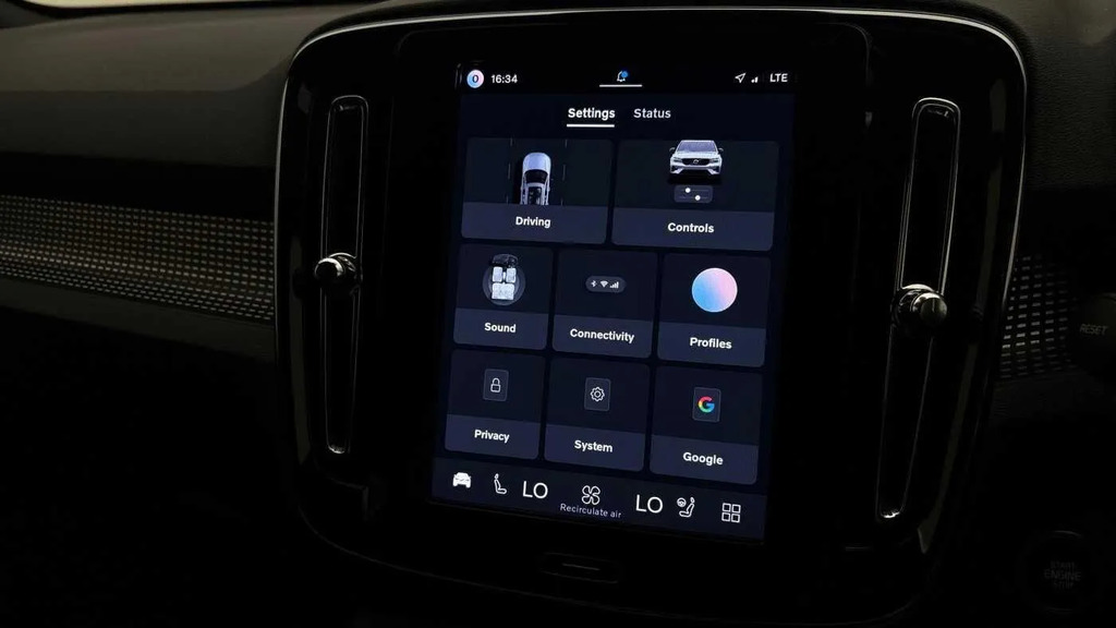 Volvo XC40 B4 P Ultra Dark Sunroof, Harmankardon Sound, 3 Blue #27