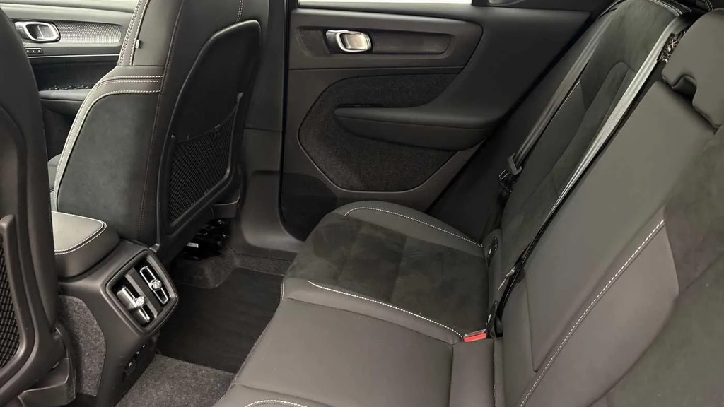 Volvo XC40 B4 P Ultra Dark Sunroof, Harmankardon Sound, 3 Blue #12
