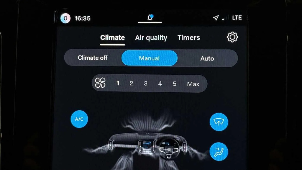 Volvo XC40 B4 P Ultra Dark Sunroof, Harmankardon Sound, 3 Blue #38