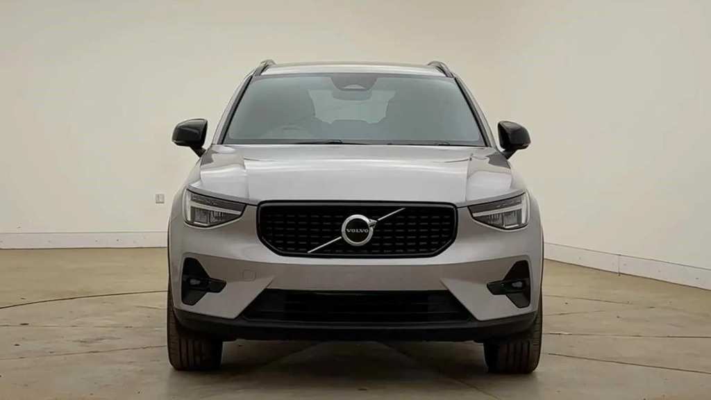 Volvo XC40 2.0 B3p Plus Dark  #2