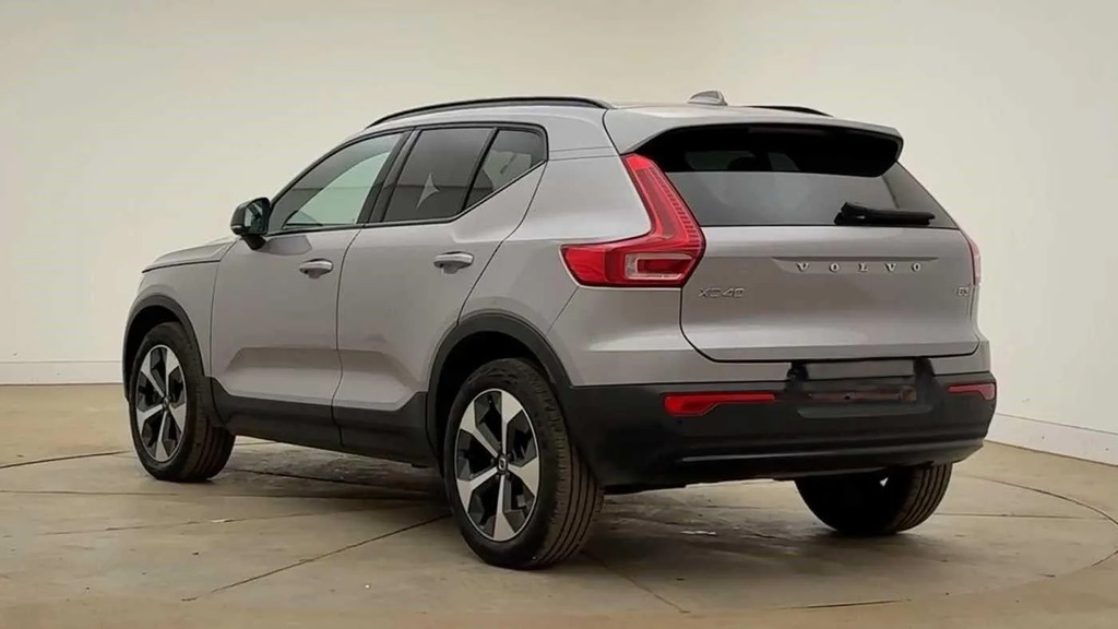 Volvo XC40 2.0 B3p Plus Dark  #4