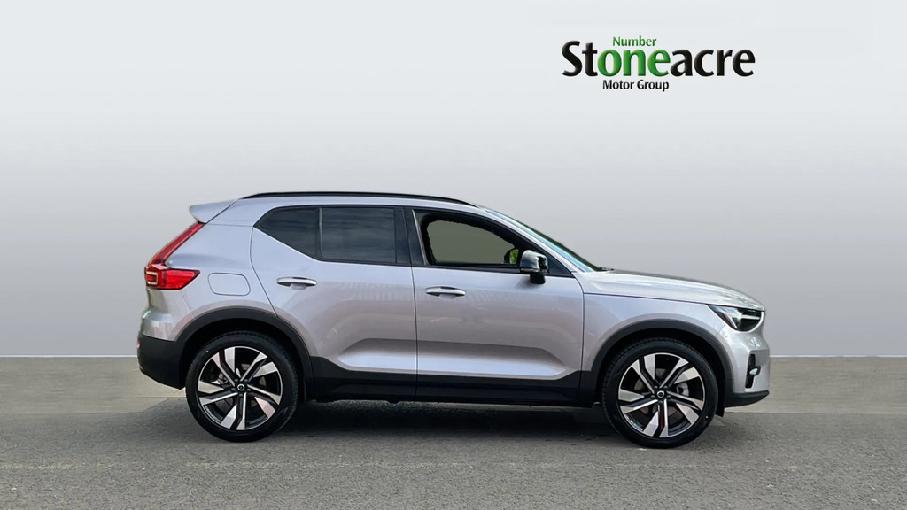 Volvo XC40 2.0 B3p Plus Dark NG26UZE #3