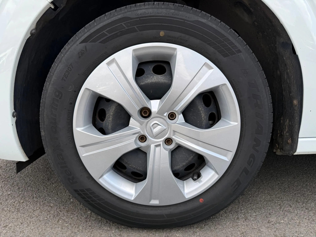 Dacia Sandero 1.0 Sce Essential  #2