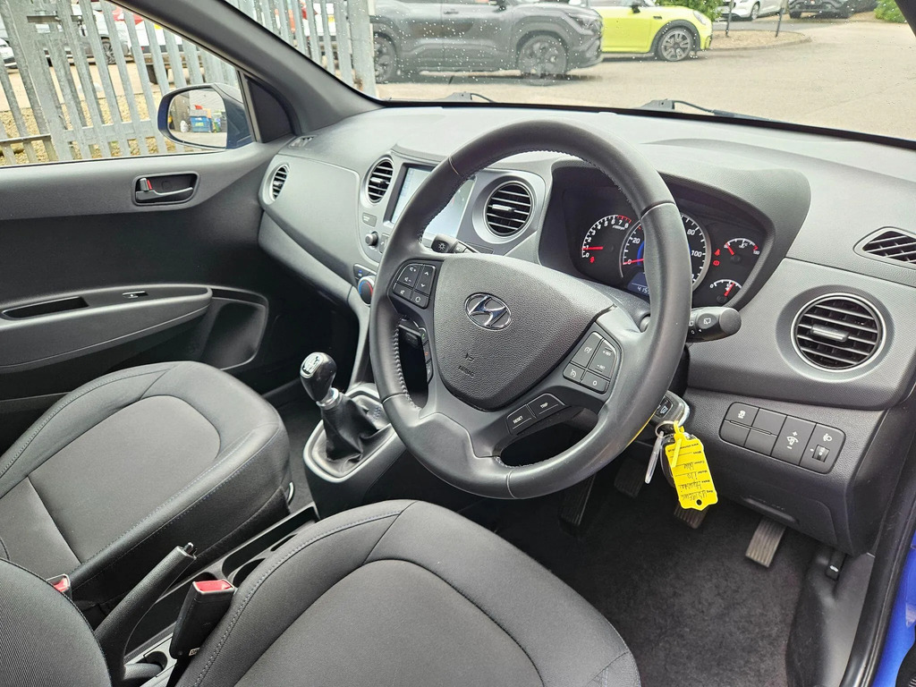 Hyundai I10 1.2 Premium Hatchback Euro 6 87 P White #11