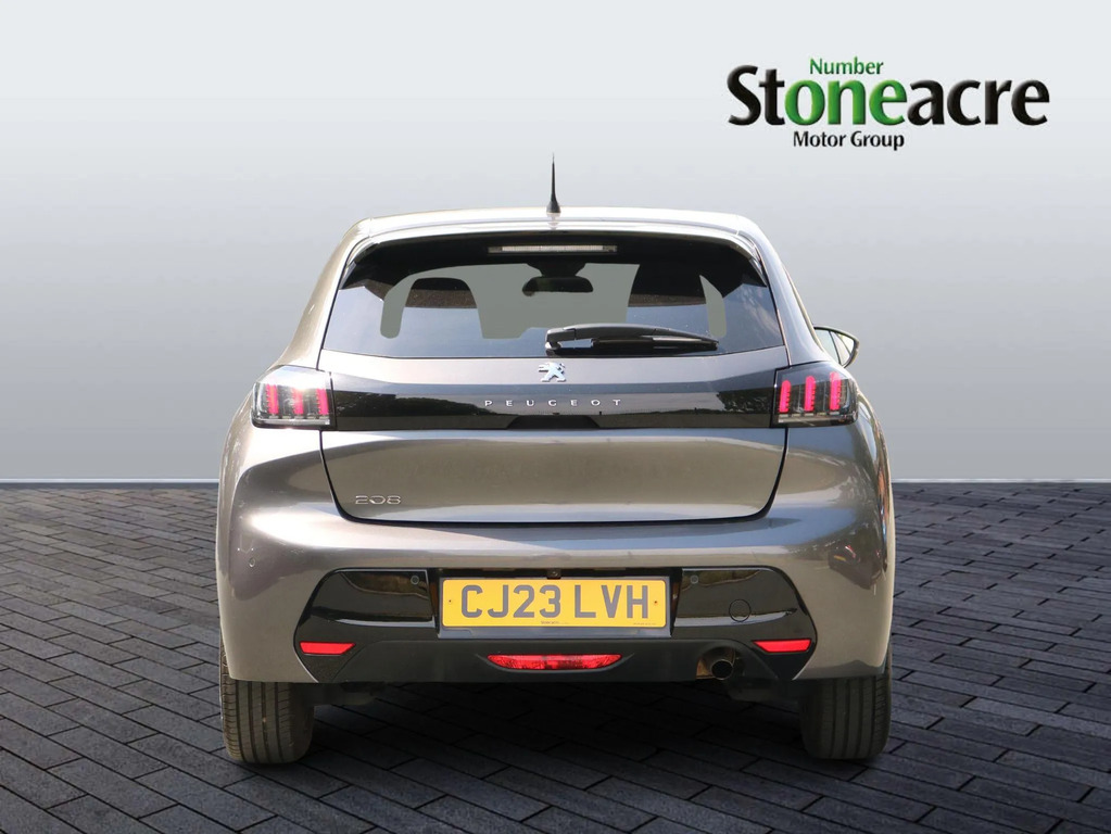 Peugeot 208 1.2 Puretech Allure Premium Hatchback #4