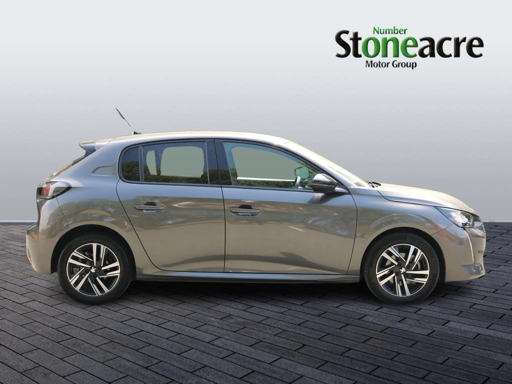 Peugeot 208 1.2 Puretech Allure Premium Hatchback #2