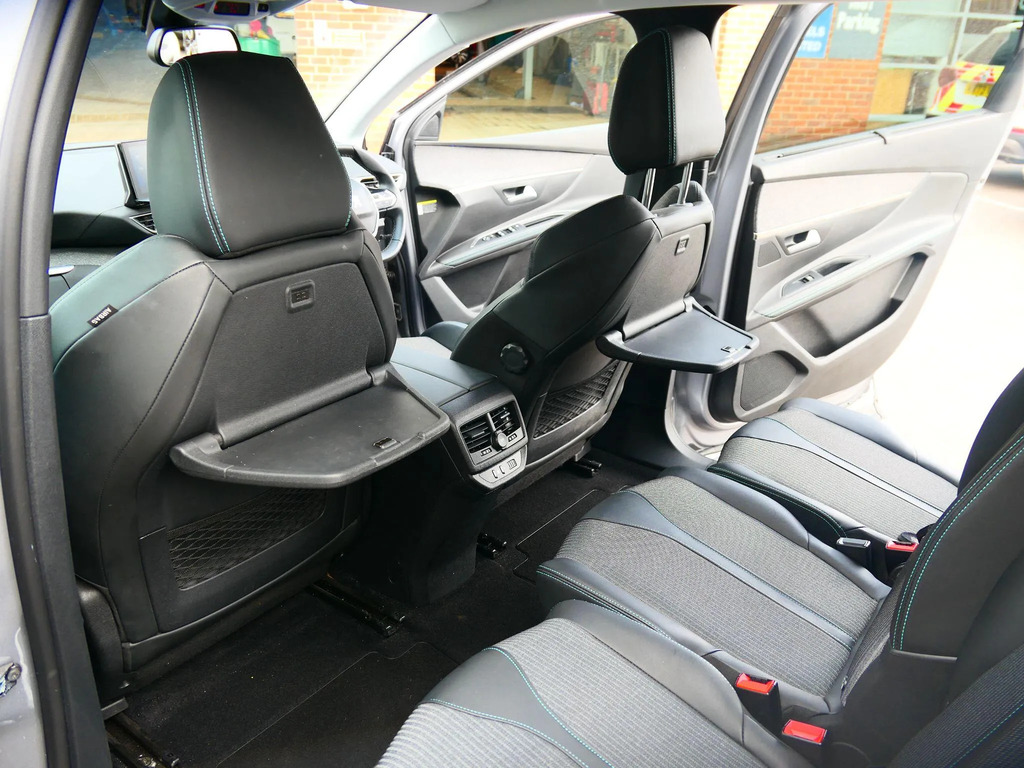 Peugeot 5008 1.5 Bluehdi Gt Premium Eat8 White #16