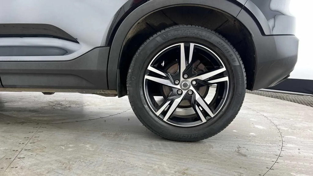 Volvo XC40 R-design T3 163 Hp #4
