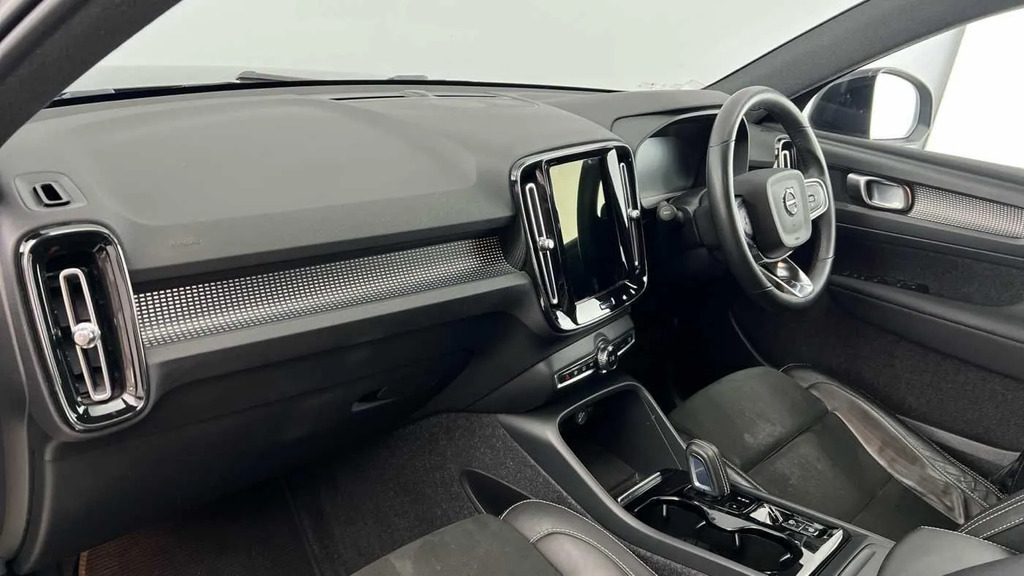 Volvo XC40 R-design T3 163 Hp #6