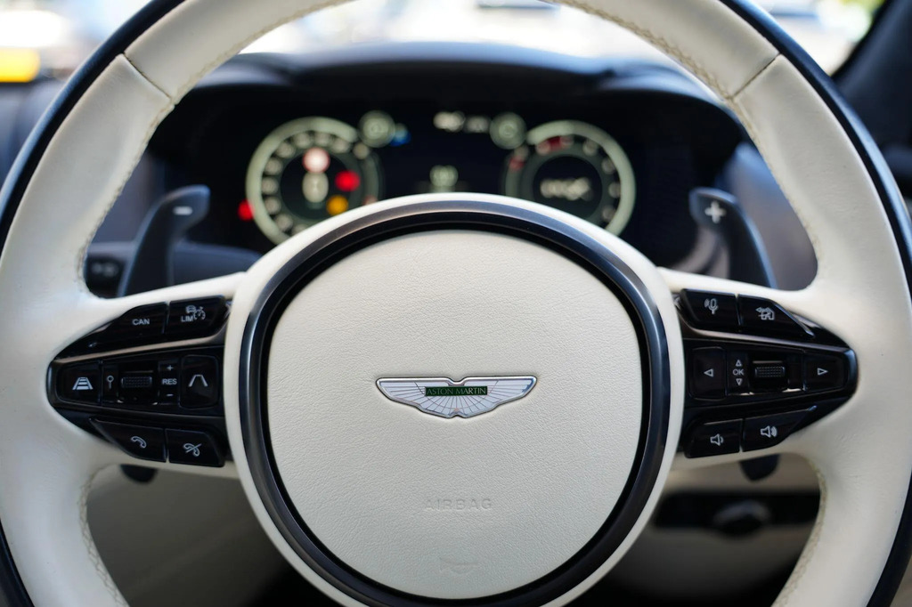 Aston Martin DBX Hatchback Green #29