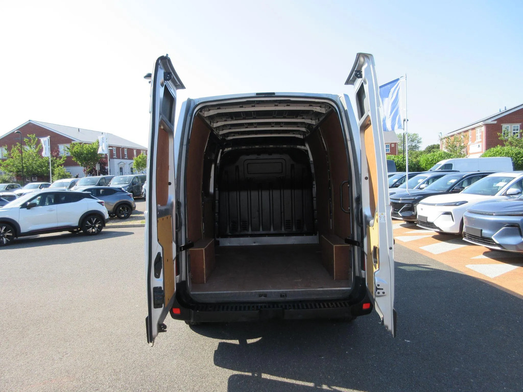 Nissan NV400 2.3 Dci 3.5T. Tekna 5.2M 17Ft Dropside, Movano, White #28