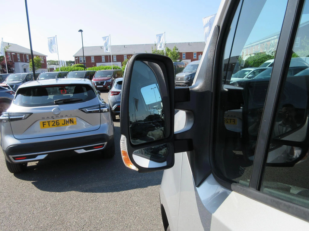 Nissan NV400 2.3 Dci 3.5T. Tekna 5.2M 17Ft Dropside, Movano, White #31