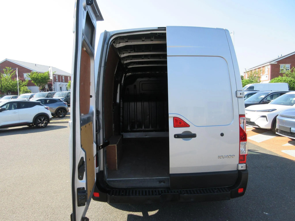 Nissan NV400 2.3 Dci 3.5T. Tekna 5.2M 17Ft Dropside, Movano, White #36