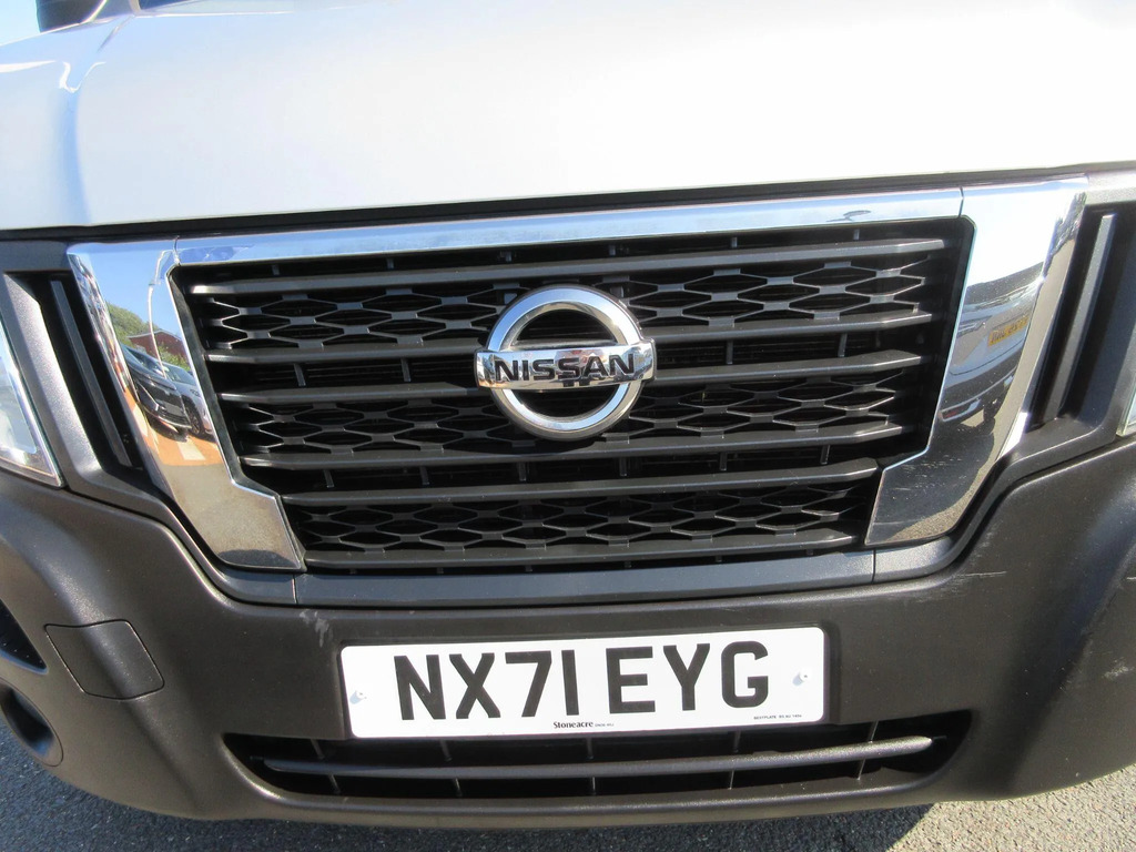 Nissan NV400 2.3 Dci 3.5T. Tekna 5.2M 17Ft Dropside, Movano, White #7