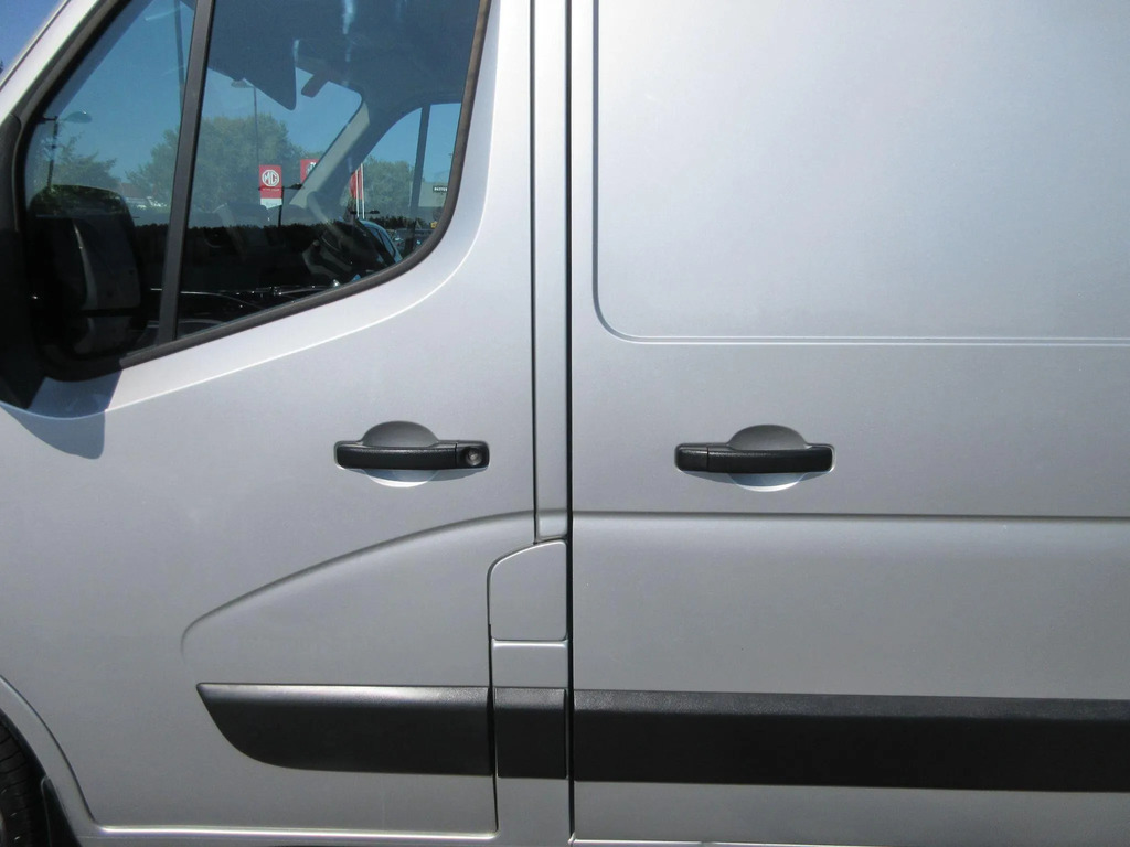 Nissan NV400 2.3 Dci 3.5T. Tekna 5.2M 17Ft Dropside, Movano, White #8