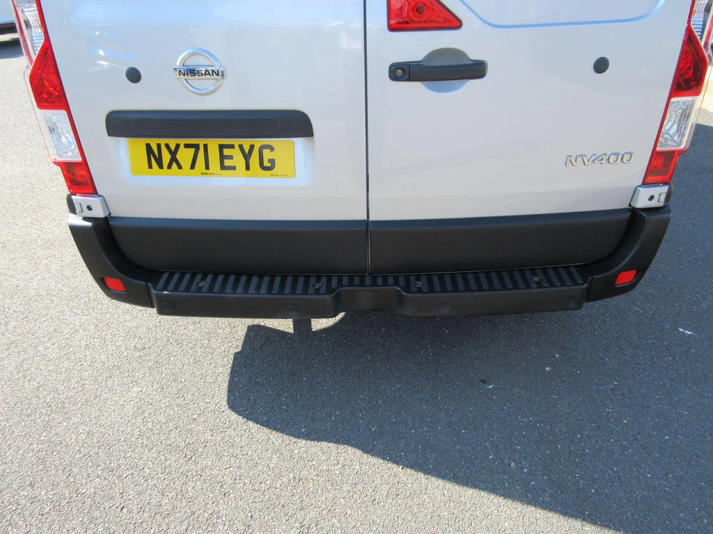 Nissan NV400 2.3 Dci 3.5T. Tekna 5.2M 17Ft Dropside, Movano, White #9