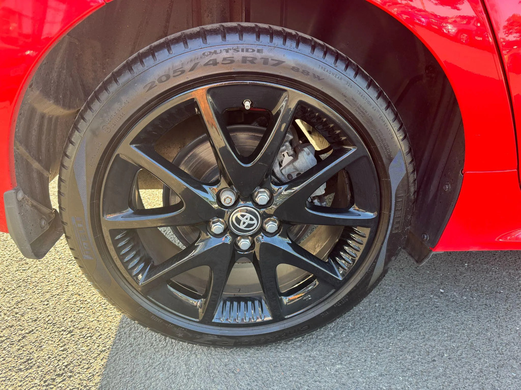 Toyota Yaris 1.5 Hybrid Design Cvt #9