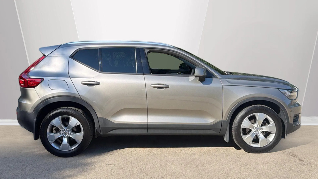 Volvo XC40 1.5 T3 163 Momentum Grey #2