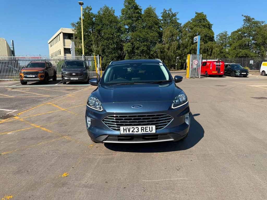 Ford Kuga 1.5 Ecoboost 150 Titanium Edition #4