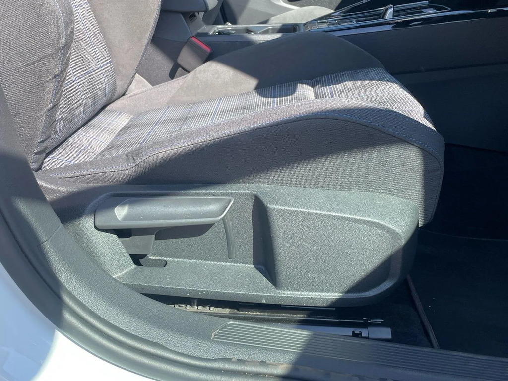 Volkswagen e-Golf 35.8Kwh E-golf Grey #27