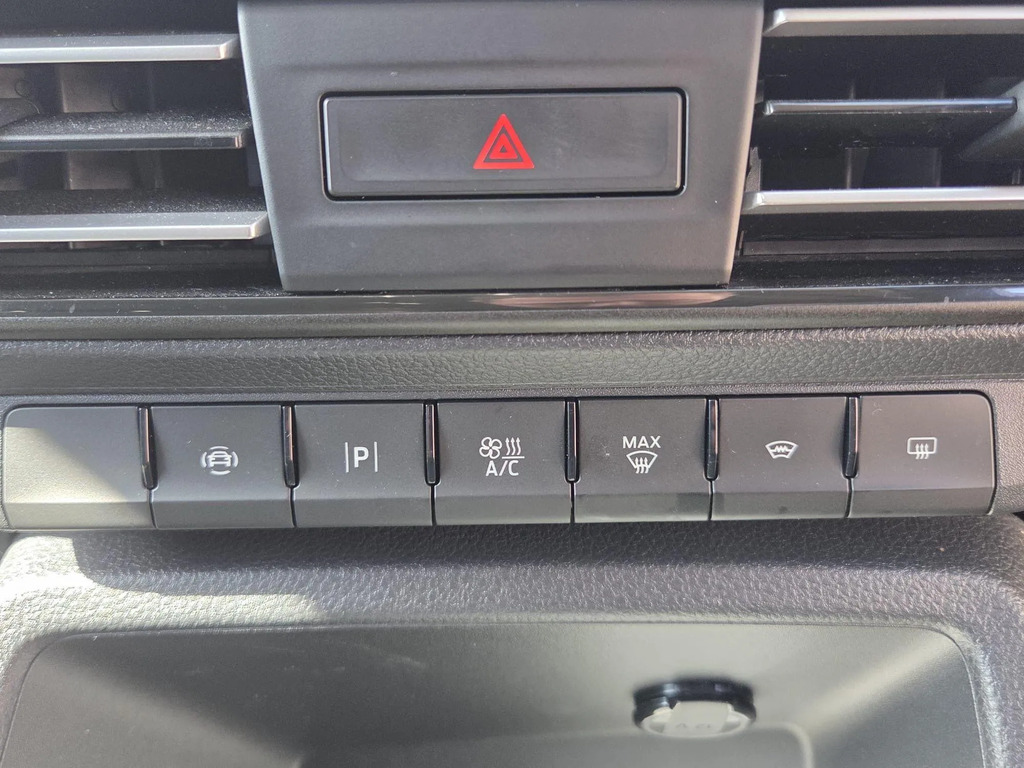 Ford Tourneo Connect Mpv 1.5 Ecoblue Zetec Euro 6 Ss 2022 Red #34