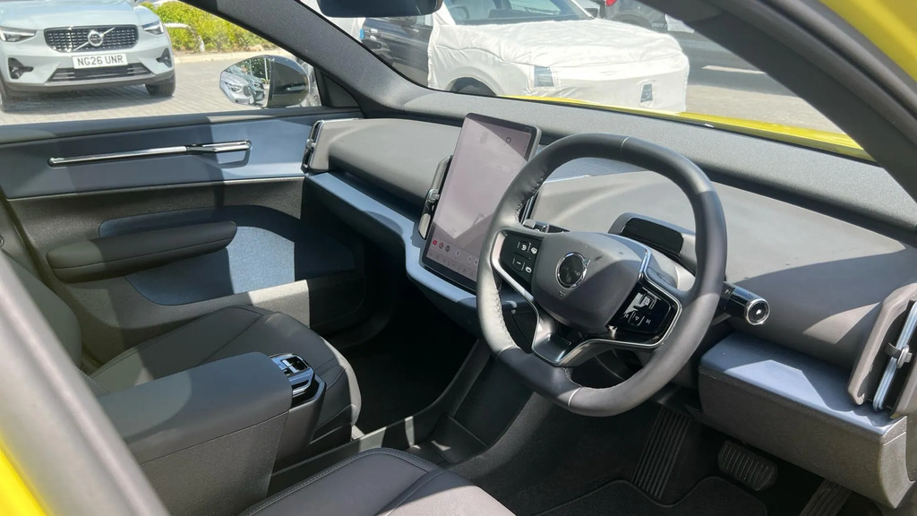 Volvo EX30 315Kw Twin Motor Performance Ultra 69Kwh #4