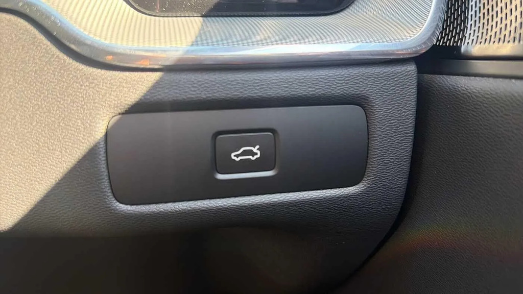 Volvo XC60 Ultra T8 Awd Phev Dark Pan Roof 360 Parking Camer Grey #35