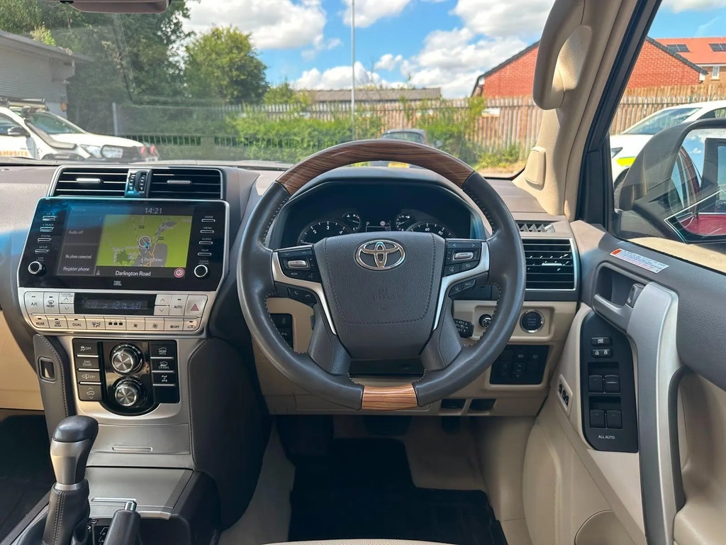 Toyota Land Cruiser 2.8 D-4d 204 Invincible 7 Seats #6