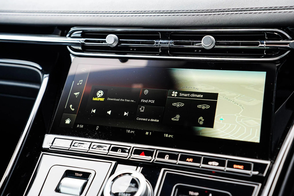 Aston Martin DB12 V8 Volante Green #19