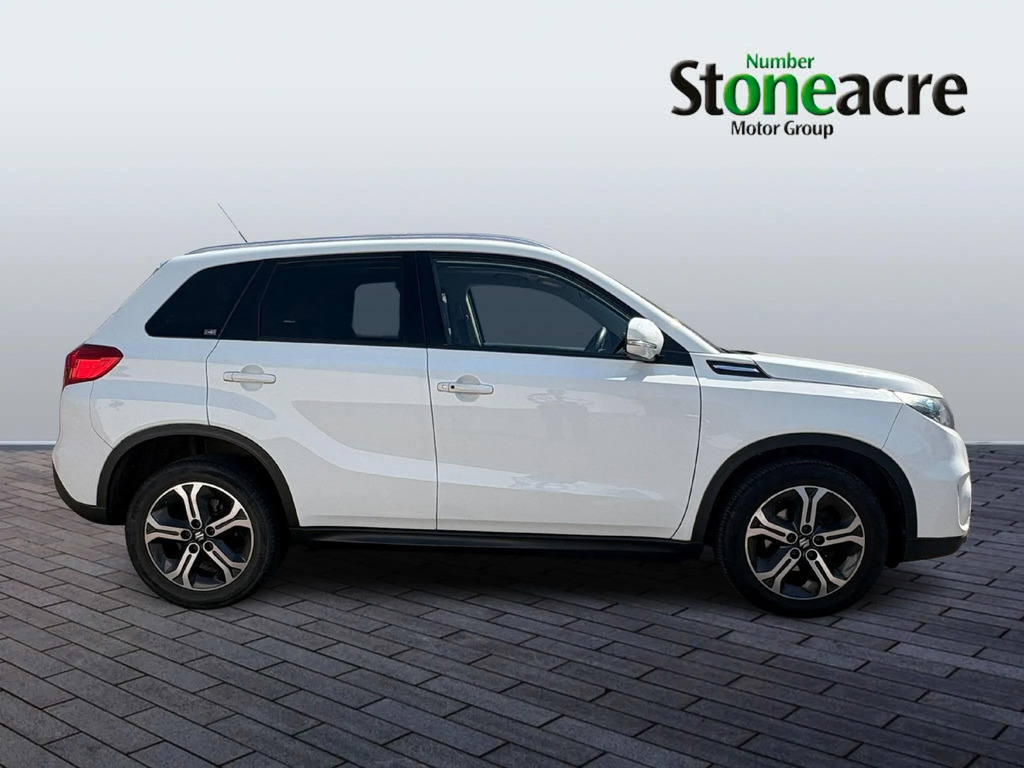 Suzuki Vitara 1.6 Sz5 Suv White #3