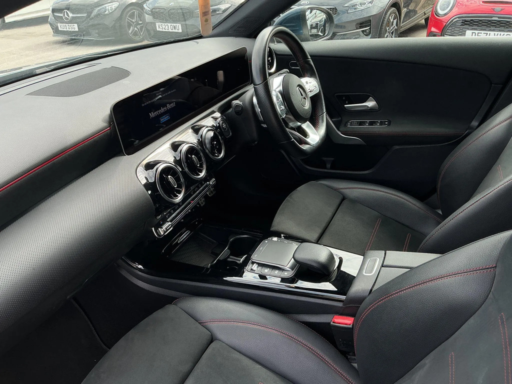 Mercedes-Benz A Class 1.3 A200 Sport Saloon 7G-dct Euro 6 S White #32