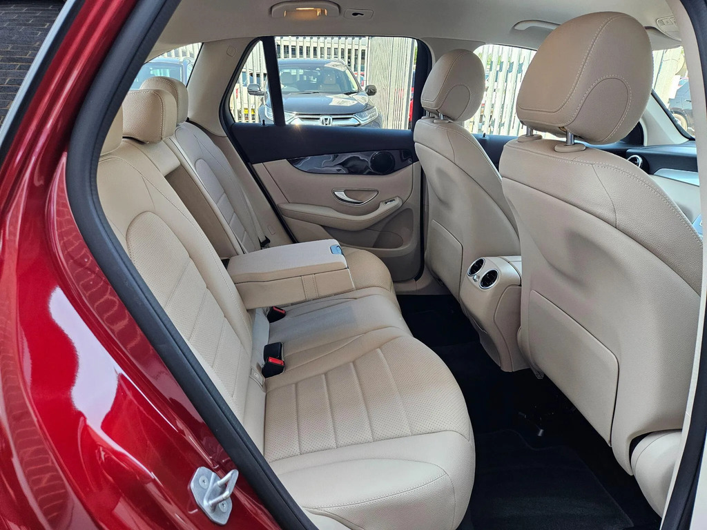 Mercedes-Benz GLC Class 2.0 Glc300 Mhev Sport Suv G-tronic 4Ma Silver #18