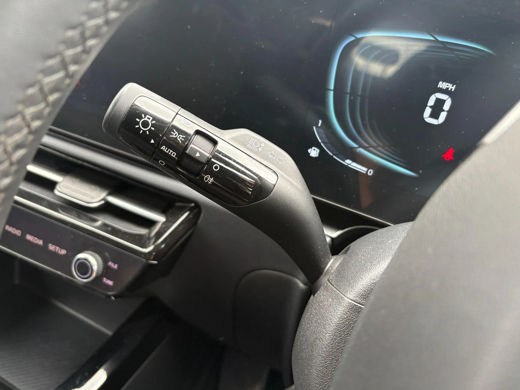 Kia Niro Kia Niro 1.6H Gdi 2 Suv Hybrid Dct Euro Red #28